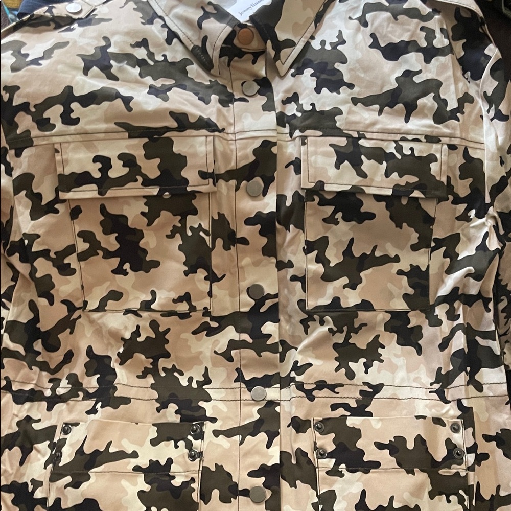 Women's Camo Utility Jacket - Picture 5 of 5